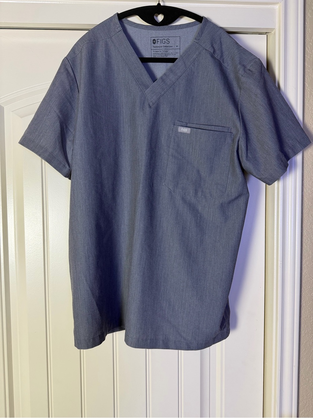 Figs Men’s V-Neck Top — Slate Gray Blue